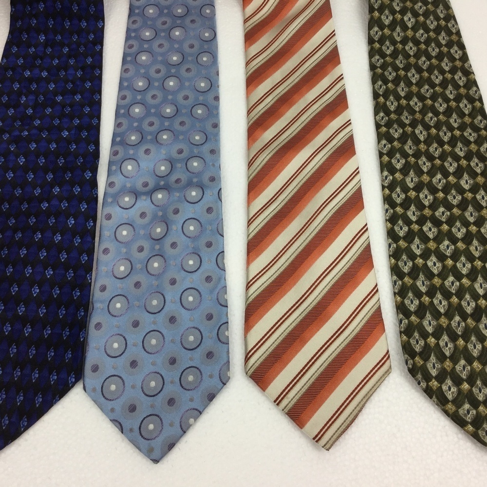 Van Heusen Set 4 Ties  100% silk